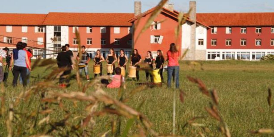 LAS NUEVAS GENERACIONES TRANSFORMAN Y RENUEVAN LA DEMOCRACIA