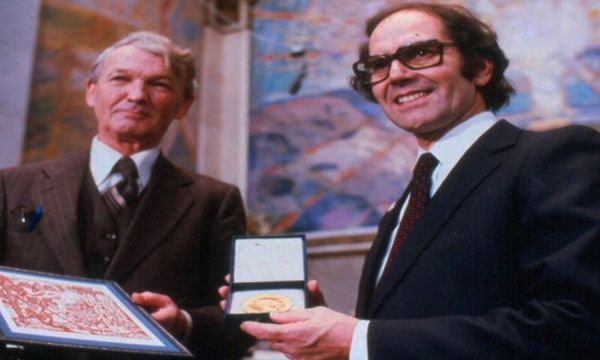 A 42 años de haber recibido el Premio Nobel de la Paz.