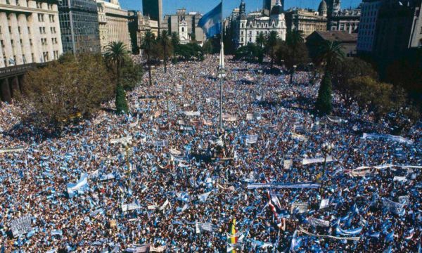 Malvinas: Miles de muertos en la “farsa antiimperialista”